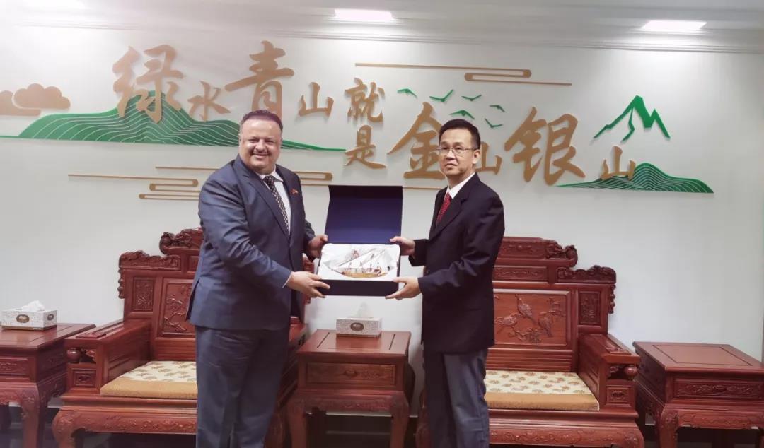 科威特駐廣州總領事來訪省林業(yè)局